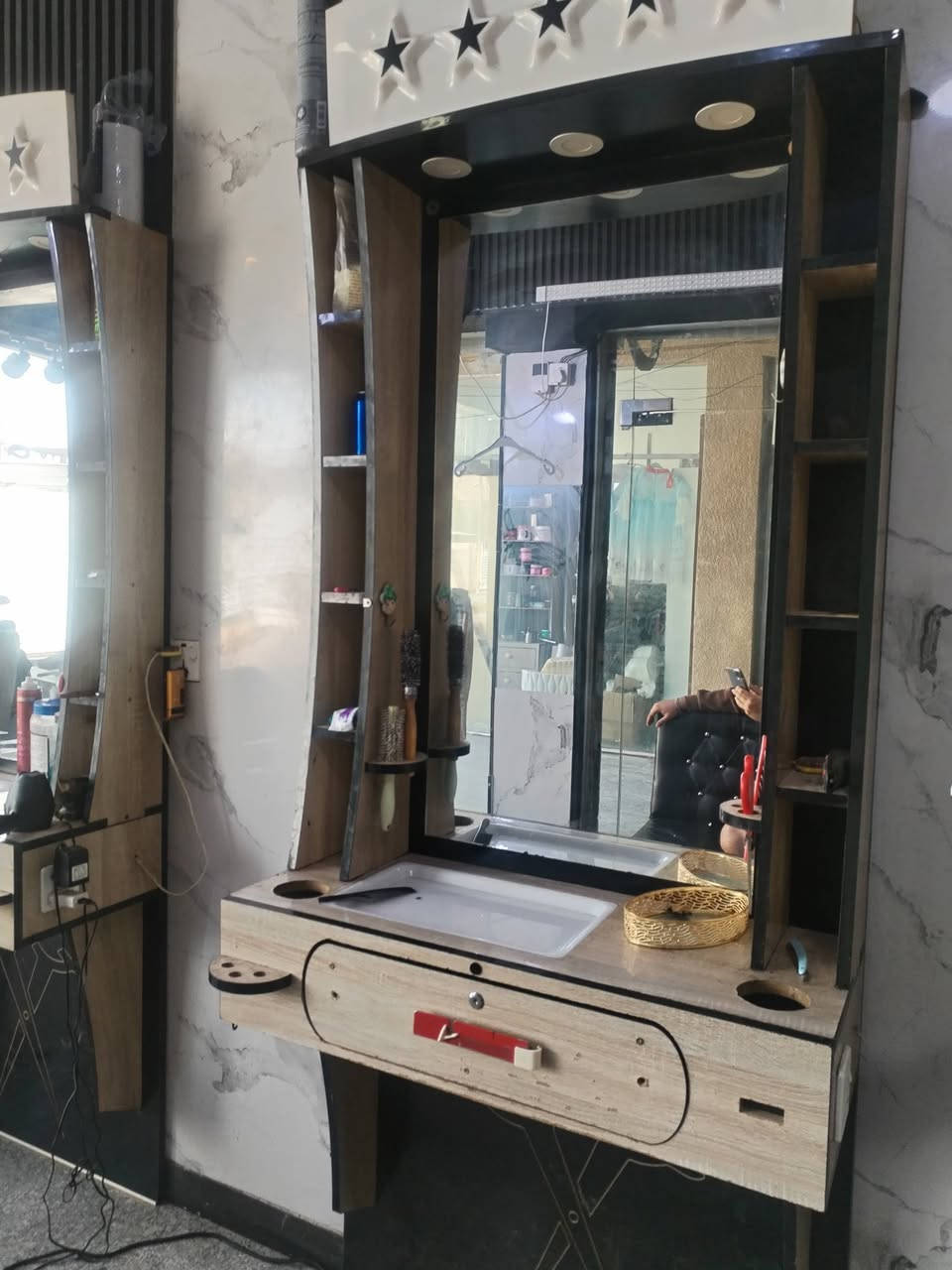 للبيع ٣  مري ولحق مالتهن واح نضيفات للبيع كلهن ٢٥٠ بغداد الغزاليه ***********
