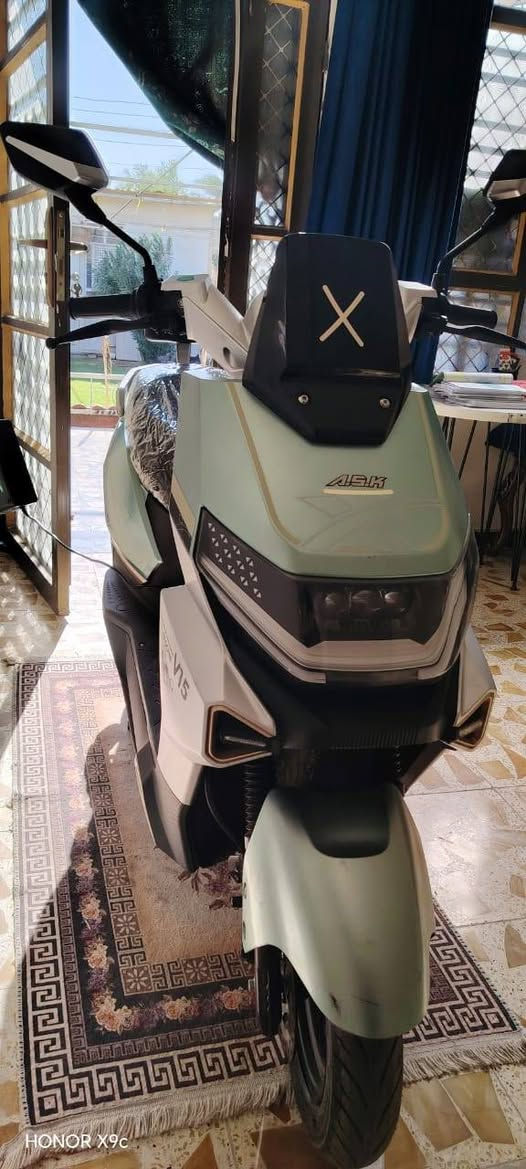 دراجه شحن  للبيع
1,سرعه تتراوح مابين 70،75
2,نضام بك خلفي 
3,دبال اشاره 
4,دسكات امامي خلفي 
5,دراجه حجم كبير 
6,سته بطاريات مسطره
7,نضام تثبيت سرعه
8,الرقم***********
9،السعر 750
 العنوان بغداد البلديات
