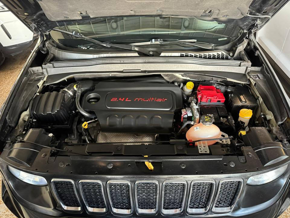 سلام عليكم
السيارة : جيب رينيجيد

 الموديل : 2021

اللون : اسود 

اللوحة : اربيل 

السعر :  ١38$ورقة

حادث السيارة : چاملغ ايمن 

بدون دواخل  

_____________________

الــمــواصــفـــات  فول عدا الفتحة:-

{1} بصمة تشغيل + ابواب

{2} شاشة كبيرة  

{4} انضمة قيادة : اوتو

{6} كامرة خلفية دوارة مع الستيرن 

{7} لد نهاري 

{8} ويل كروم 

{9} سايد بريك بصمة 

{10} مانع انزلاق 

{11} فول تحكم ستيرن 

{12} جام اوتو يصعد دكمة وحدة وينزل كذلك

{13} منافذ USB

كشنات جلد 

كشنات تدفية

سترين تدفية

فورويل 

للإستفسار الإتصال 📞

***********
