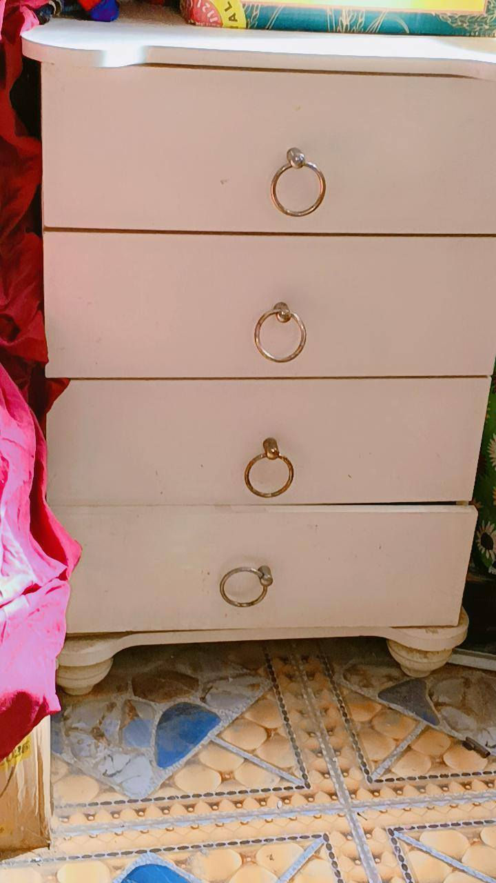 غرفه تركيه نضيفه السعر 600 وبيه مجال مكاني القبله***********
