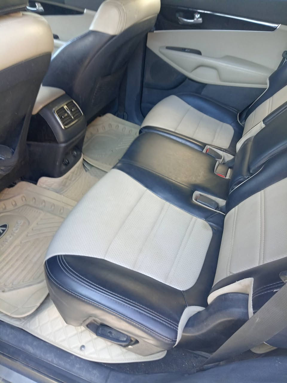 سلام عليكم سورنتو ٢٠ رقم بابل خليجي مكفوله ماشيه ١٥٠ سياره خير من الله ماذب عليها ولا فلس ٧ راكب محرك ٦ سلندر سعر ٢٥٠ وبيها مجال حك الجيه ترهم مراوس بمهافي من ١٥ وفوك تلفون *********** واتساب
*********** مكان ناصريه قلعة سكر
