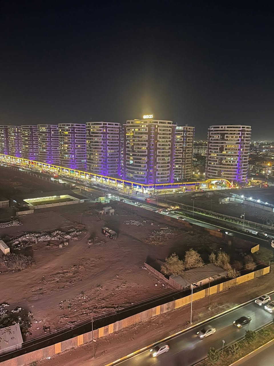 #کاڤالي_تاور

شقة مساحة 235  متر
طابق ١٣ واجهة #بارك ڤيو & #امباير

#للايجار او #البيع

مؤثثة كامل اثاث راقي

الايجار 1700  دولار

للاستفسار اكثر

***********
