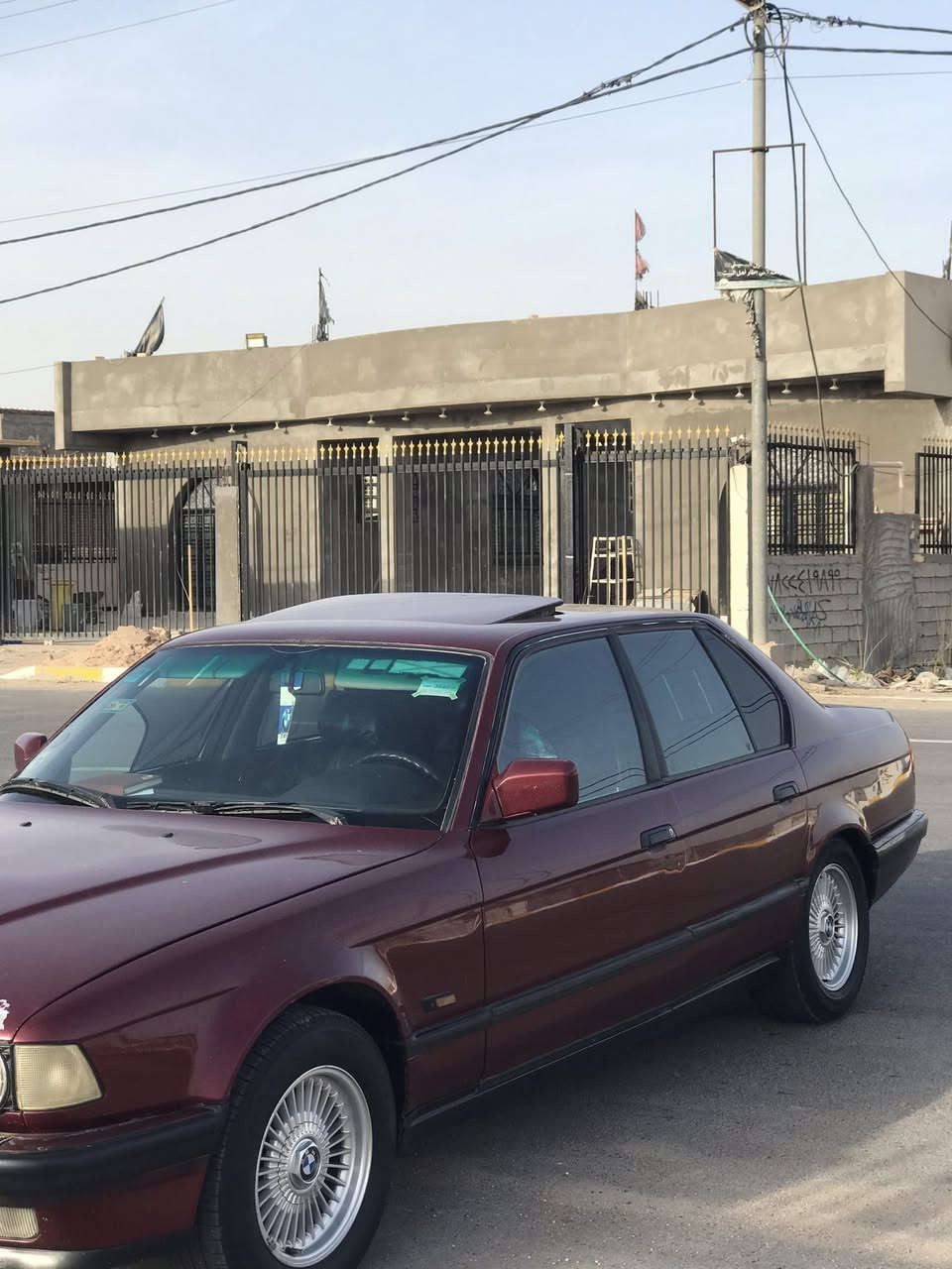 سلام عليكم بي ام 735 سيارة خير من الله گير مكينه مصبوغه عام للجماليه بدون ضربه رقم بغداد  الجديد موديل 92 مكان السيارة كربلاء  السعر 70 وبيهه مجال الاتصال ***********
