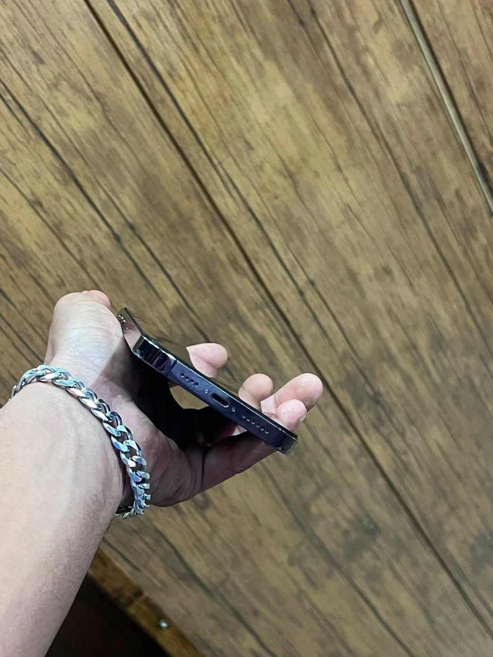 السلام عليكم ايفون ١٤ برو ماكس ذاكره ٢٥٦ مبدل شاشه اولد وبطاريه وكامره جهاز شرق اوسط نضافه ٩٠ بلميه فقط بيع السعر ٤٩٠ الف بي مجال *********** مكان بغداد البياع
