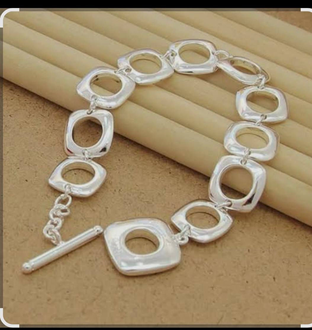 سوار فضه ١٧ غرام صياغة إيطالي إلي يفيده يتفضل خاصة


**إذا كنت صاحب هذا الإعلان وتريد حذفه لأي سبب، رجاءا أرسل رسالة إلى الدعم الفني**