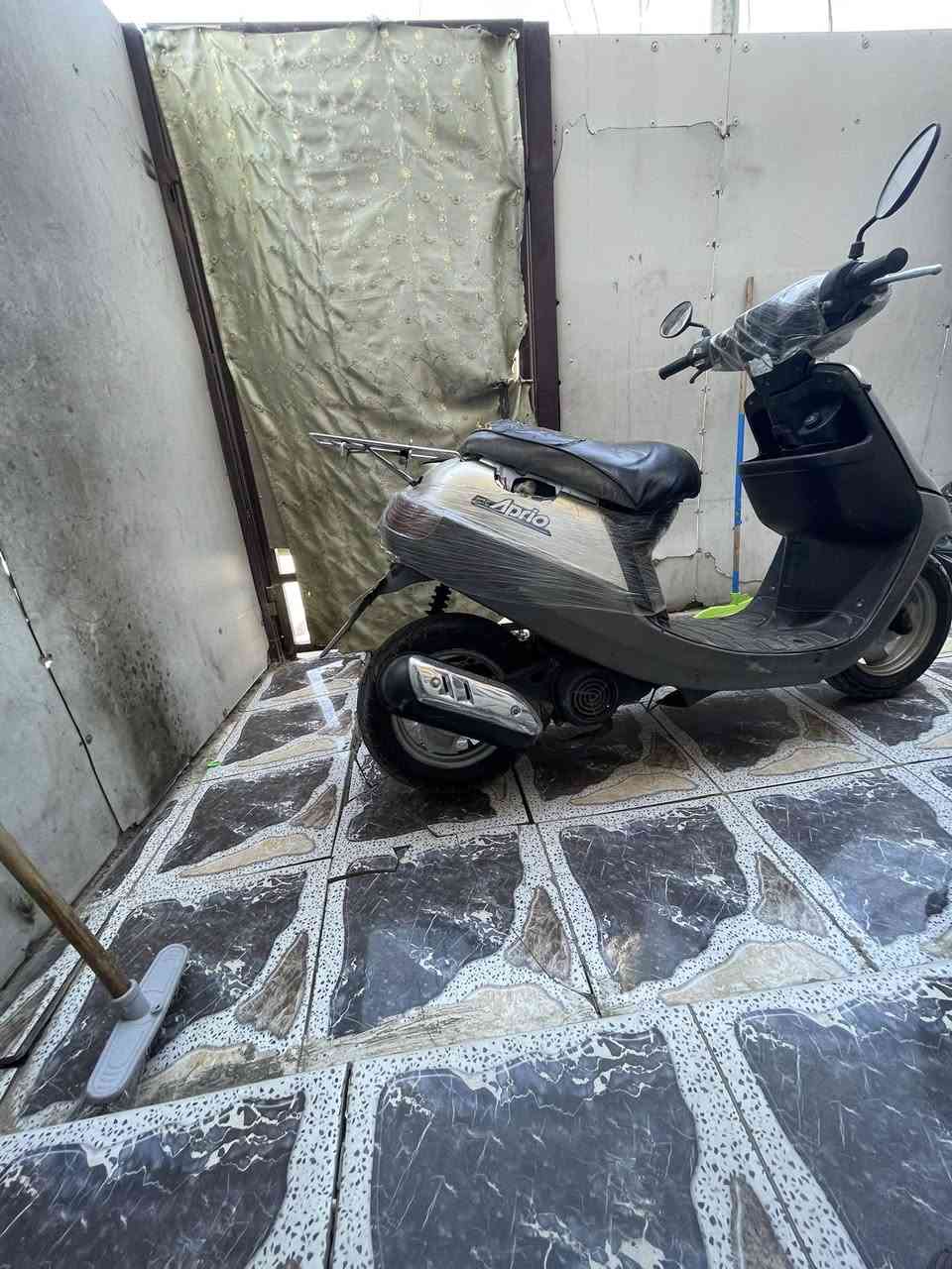 السلام عليكم دراجه يوماها بطه سرعه ٦٠للبيع الدراجه حلوه شلعه ومعدل فول مكينه خرسه ابلاد ممفتوحه شغاله سلف وهندر السعر ١٧٥ قفل قفل الرقم *********** المكان حي الجهاد
