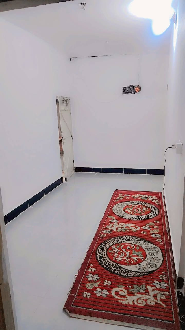 بيت للبيع المدائن الجعاره حي الامام الباقر شارع افران الزيتون ثلاث غرف نوم ***********
