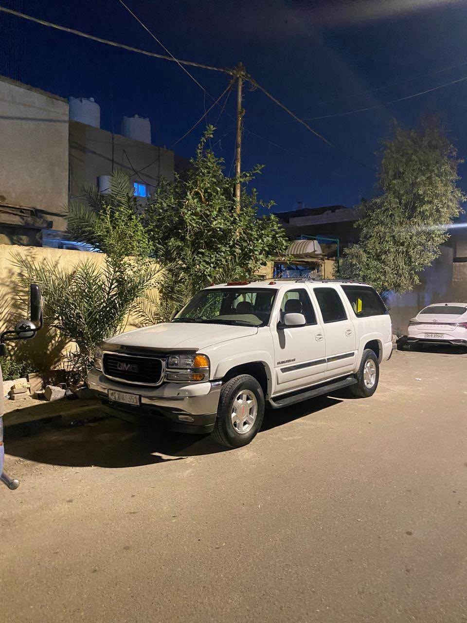 الفينيه مديل ٢٠٠٠ 
السياره نقل. جثه
بيه بارد بلباب مامصلح 
وبيه صبغ الارباع الوره فقط
الباقي كله مكفول  مكينه كير تبريد تدفئه السياره بسمي. تحويل ثاني يوم ١٣٥ وبيه مجال
اخوان انا مكلف بلنسر اتصل على راعيها *********** البصرة, العراق
