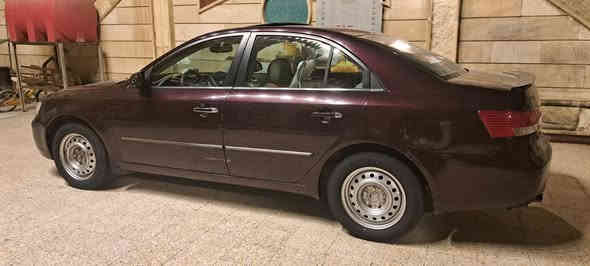 سوناتا ٢٠٠٨
مكينه ٦ سلندر حجم ٣٣٠٠
فتحة سقف..كشن كهرباء وتدفئة تبريد
تحكم ستيرن جهتين...كروس تثبيت سرعة
لون كرزي رقم حلو بغداد بأسمي الدولي سنوية جديدة
تخم تاير جديد ربع بجم جديد يشمل دعامية عطر راديترات مراوح بلوجكترات قاعدة فيوزات جديدة مكينه وكير جدد وعليها ادامه كلة كوري اصلي السيارة بيها ث قطع صبغ حسب ما اشتريهتا بدون اي ضربة افحص وين ما يعجبك وكملتها ع ايدي من كلشي عدا الكمبريسر بي ضعف كلت ع صيف الجاي ابدله للبيع السعر ١٠٥ وبيها مجال ويشهد الله مكلفتني ١١٨ لكن محتاج واريد ابيع واخذ سيارة اقل من سعرها 
رقم الهاتف *********** ومتواجد عالخاص كذلك
ما تعجبك او تشوف سعرها غالي دور وتلكي احسن منها أن شاء الله وبالسعر الي يعجبك لكن السيارة مكلفتي هواي
