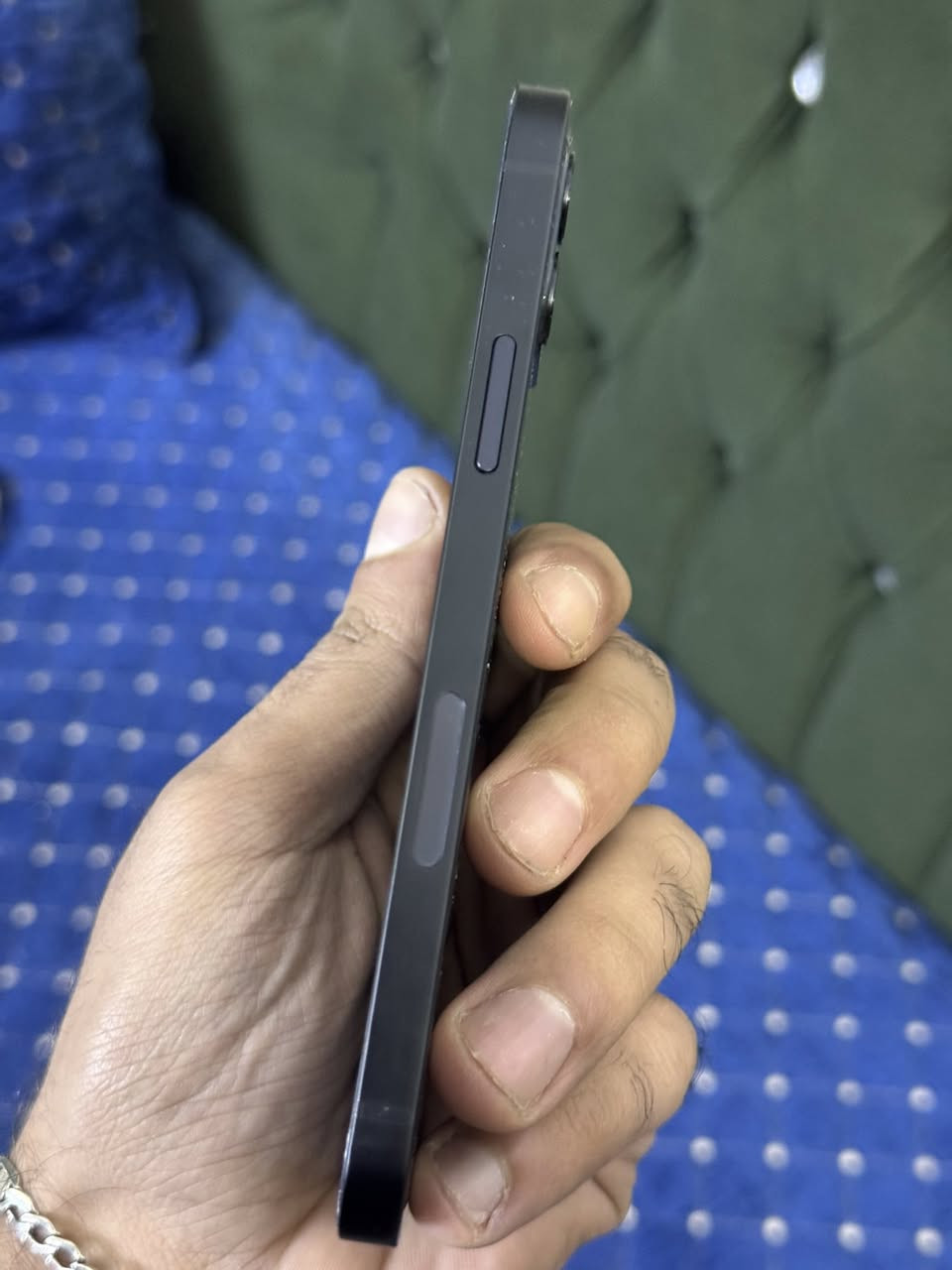 ايفون 12عادي 256 مكفول ضمان شهر نموذج m 
*********** كارتونته ويا 335بي مجال بسيط
