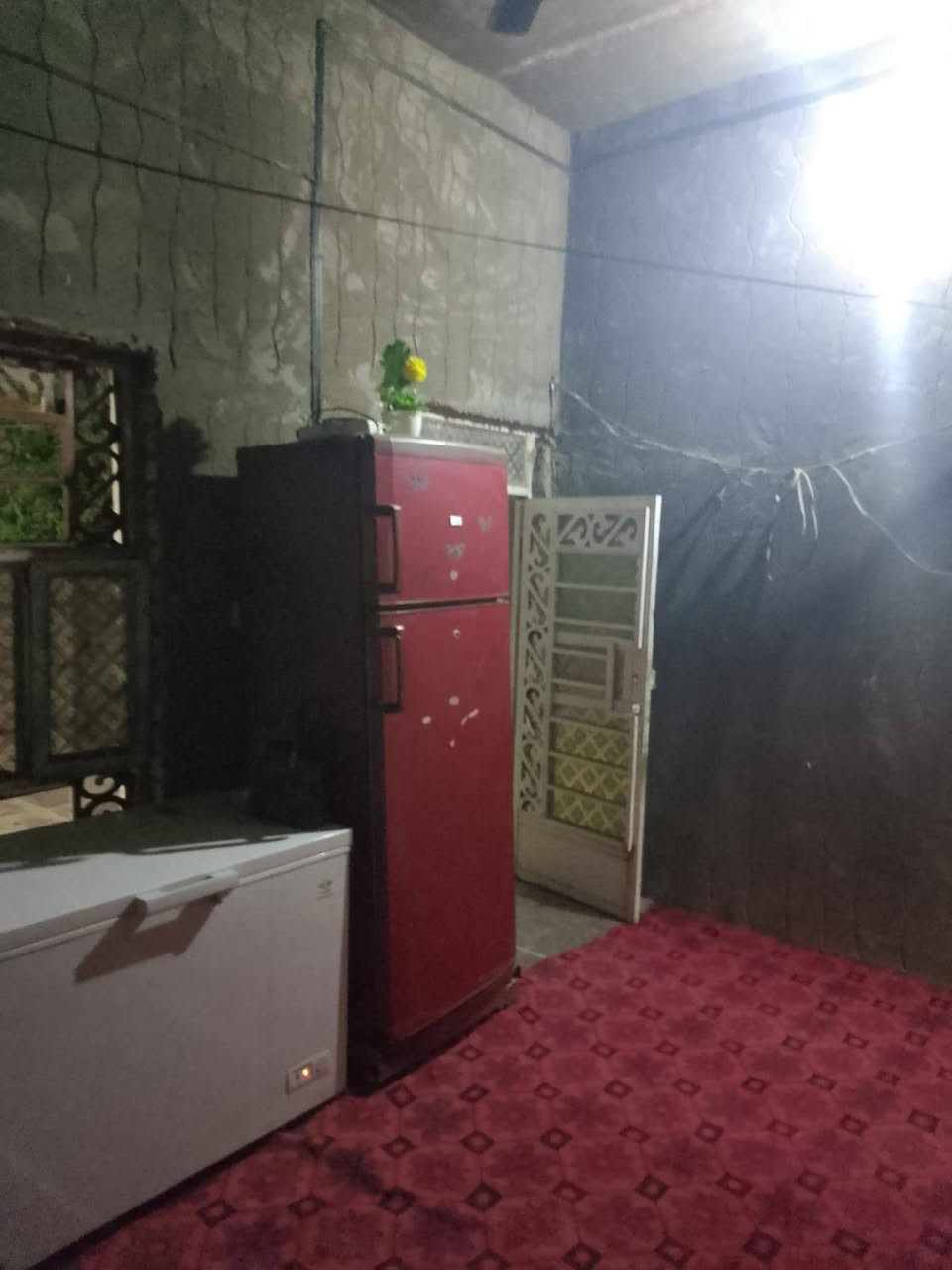 بيت للبيع حي العسكري قرب جامع الإمام الحسين مساحته ٢١٠طابو صرف طابق واحد ***********
