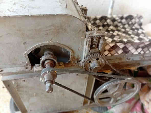 مكينه ندافه للبيع 
شغاله 
سعر ٤٠٠
مكاني كربلاء 
***********‬‏ كربلاء
