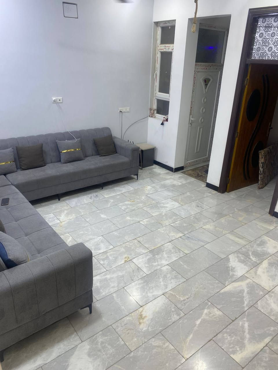 👋سلام عليكم بيت للبيع بناء حديث
🌏مساحه 120 متر طابو صرف واجهه 6*20
📌الموقع حي المعلمين الشارع المقابيل البوليفارد خلف 
👈حسينية حي المعلمين قريب ع شارع المفرك 
🛖تفاصيل البيت كراج استقبال مطبخ صاله درج غرفه نوم صحيات مناور الطابق الثاني 3 غرف نوم سعر مناسب جدا للشراي فقط 
☎للاستفسار اتصل
📞***********
📞***********
✔️مكتب الشمس للعقار بعقوبة حي المعلمين
