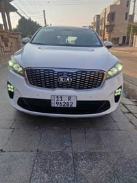 سورنتو ٢٠١٩ • ٦ سلندر • داخل جلد احمر