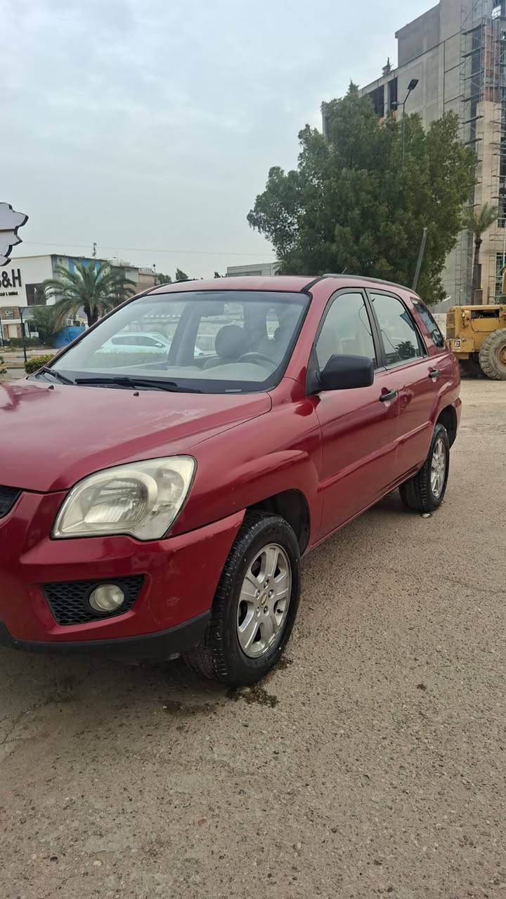 سبورتج خليجي بدون اي ضرر او ضربه مصبوغه فقط جماليه بسبب جراد رقم بغداد باسمي/ تخم تاير /  باتري جديد /كهربائيات كله شغاله /سنتر لوك  /كامرا تبريد شغال  /السعر ٩٠ ورقة / الاتصال / ***********
