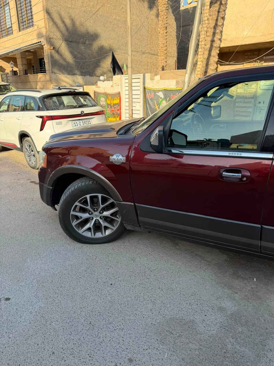 سلام عليكم للبيع فورد اكسبديشين كينك رانش فول مواصفات 2017 اعلى فئة بالفورد  كل المواصفات الي بالك موجودة بيها حادثها باب وربع الجاملغ الايسر الي عندة فورد يعرف هاية الفئة من المواصفات سيارة نظيفه جدا جاهزة من كل النواحي صيانة دوريه للسيارة مكان السيارة شاع فلسطين بغداد +964 790 479 4023 للاستفسار
