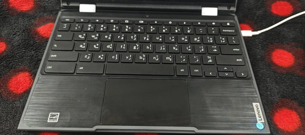 متوفر
لابتوب  Lenivo  
المواصفات 
كيبورت عربي انكليزي 
قلاب  
يرهم  تاب  ويرهم لابتوب

نظام  اندرويد 
منافذ  2 تايبسي   للشحن 
منفذ 2  usb 
ومنافذ للرام 
2 كامره   
لمس  سلس جدا  
واي فاي 
المنشأ امريكي 
ملحقات حقيبه + شاحنه الجهاز 
السعر 100
للتواصل   
***********
