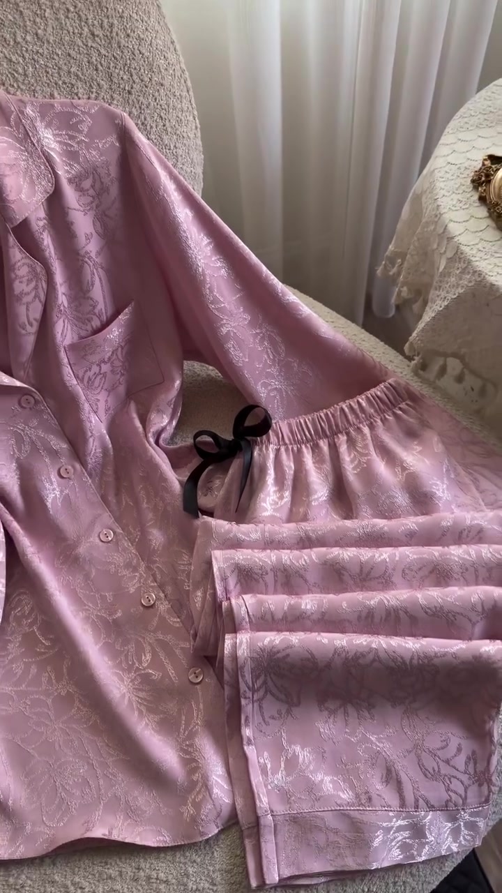 ⁨	⁨	⁨	⁨	⁨	⁨	⁨	⁨	⁨	⁨	⁨	⁨	⁨	⁨	بجامه قماش جاكار ردن طويله
السعر/٣٨
القياسات/. L. xl. xxl قالب راهي‼️⁩⁩⁩⁩⁩⁩⁩⁩⁩⁩⁩⁩⁩⁩⁩


**إذا كنت صاحب هذا الإعلان وتريد حذفه لأي سبب، رجاءا أرسل رسالة إلى الدعم الفني**