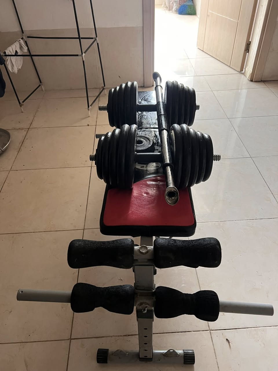 سلام ع جميع
عندي جهاز مستقلي وبصير صدر علوي +سفلي
ودامبل وزن10k + عقلة 
موجودين هفلان لنكة جديدة لتواصل 
***********
