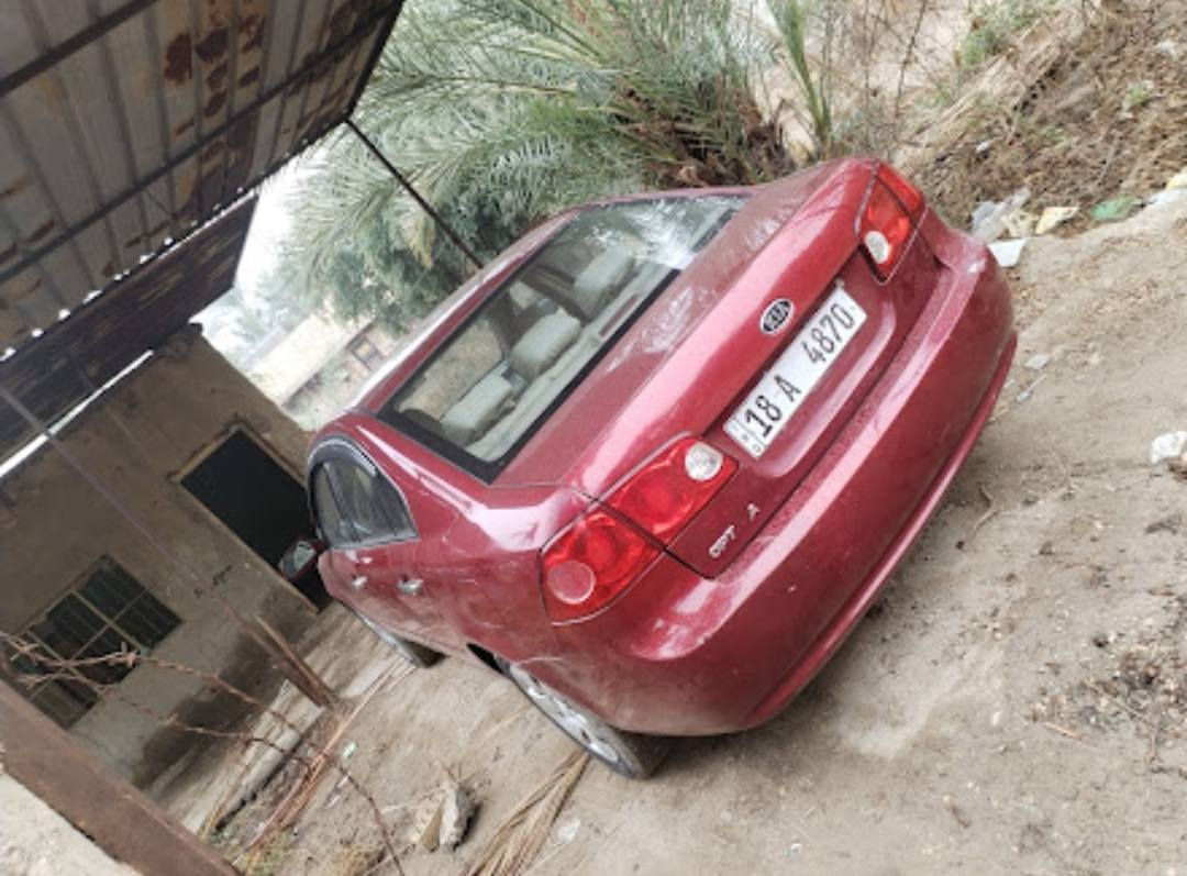 شعندك سنتافي اَو سورنتو  2010
2012 لون اسود فقط اريد مراوس وطي فرق اوبتمه 2007 بسمي مكاني طويريج *********** سعرها 95
