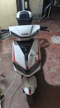 سكنس خفاش شحــن للبيع 6 بطاريات يجي وياها سويج بصمه وريمون  ما صارلها ...
