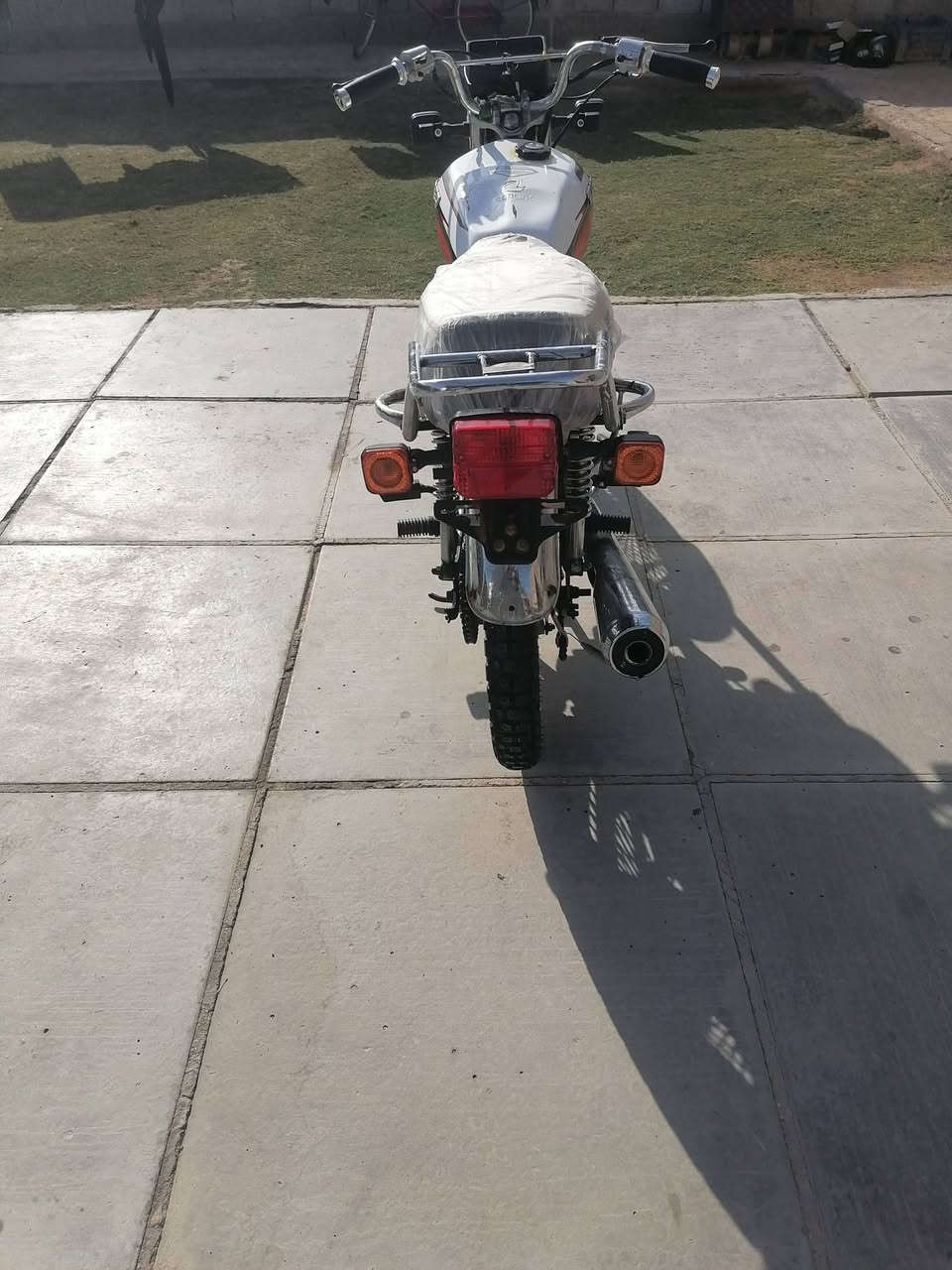 للبيع دراجه تايكر موديل 2021اوراق اسكنر كامله مكينه مبدل ولفات فقط كهربائيات كله شغاله دراجه خير من الله متخسر عليه ربع مكاني دوانيه دغاره السعر 475اوبيه مجال الاستفسار ***********
