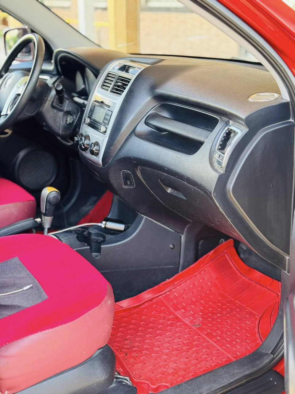 السلام عليكم ورحمة الله وبركاته للبيع كيا سبورتج موديل 2009 خليجي مكينه 2000 رقم بغداد دولي سياره بيه قطعتين صبغ فقط جاهزه مكينه كير حداديه تخم تاير مابيه نقص سياره مال جناي وحلوه السعر103 وبيه مجال مكان سياره كربلاء اي استفسار ***********
