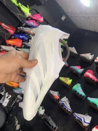 أديداس • بوت سكارات • منبج