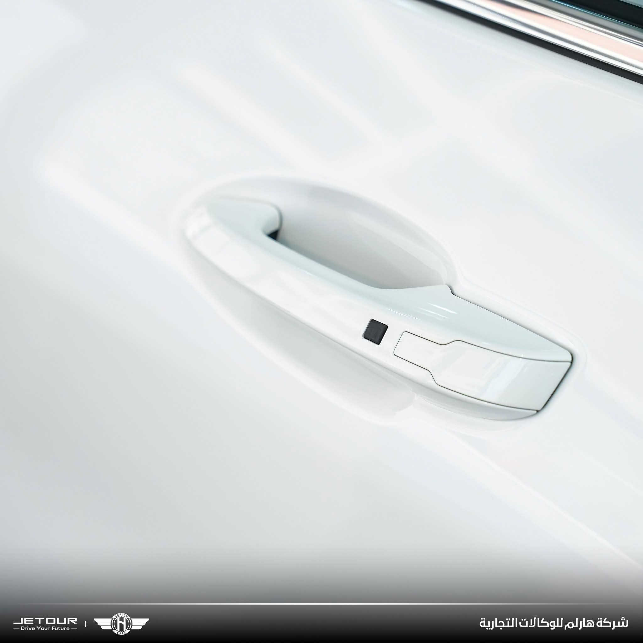 لموديل: 2026 (خليجي) X50
العداد: 4.400 ماشيه اخت الزيرو

المحرك: 4 أسطوانات 1.5L تيربو 156 حصان حقن متعدد النقاط

عزم الدوران (نيوتن-م): 230

ناقل الحركة: اوتوماتيكي دبل كلاتش من 6 سرعات

استهلاك الوقود: 7.1 لتر لكل 100 كم

الضمان الأساسي: 5 سنوات او 150,000 كم 

ضمان المحرك: 10 سنوات او 1،000،000 كم (أيهما اولاً / للمالك الأول)

السعر: 137 $ صارت عليه ويه الرقم والعموله 161 

البيع بسبب السفر 

المواصفات 

* إطارات قياس 18 إنچ

* فتحة سقف كهربائية

*مثبت سرعة 

* كاميرات 360 للرؤية المحيطية

*حساسات خلفية

* نظام مراقبة المسار الخلفي عند الرجوع

*نقطة العمياء 

* نظام المساعدة للتغيير المسار

 * شاشة عرض ترفهية و شاشة عدادات رقمية قياس 20.50انج

*نظام صوتي من 6 سماعات عالية الجودة

* نظام أبل كاربلاي وأندرويد أوتو لاسلكي

* نظام اوامر وتحكم صوتي 

* شاحن هاتف لاسلكي سريع

*مقصورة الركاب من الجلد الفاخر بلونين

*مقعد السائق كهربائي

*مصابيح أمامية و خلفية أوتوماتيكية LED مع مصابيح نهارية 

* المرايا الجانبية قابلة للطي كهربائياً ومدفئة

* ماسحات الزجاج الأمامي مع حساس للمطر

* دخول ذكي (بصمة) و تشغيل عن بعد

* خاصية إغلاق النوافذ وفتحة السقف عن بعد

*فلتر تنقية الهواء (N95)

 *انماط قيادة متعددة 

* وسائد هوائية امامية و جانبية عدد 6

*نظام الفرامل الأوتوماتيكي Autohold

*نظام التحكم بنزول المنحدرات

* نظام المساعدة لصعود المرتفعات

*نظام المكابح المانعة للانغلاق ABS

*نظام التحكم بالثبات ESC

شركة هارلم للوكالات التجارية الوكيل الرسمي لسيارات جيتور في العراق. الاستفسار الاتصال ع الرقم *********** واتساب فقط

العنوان بغداد
