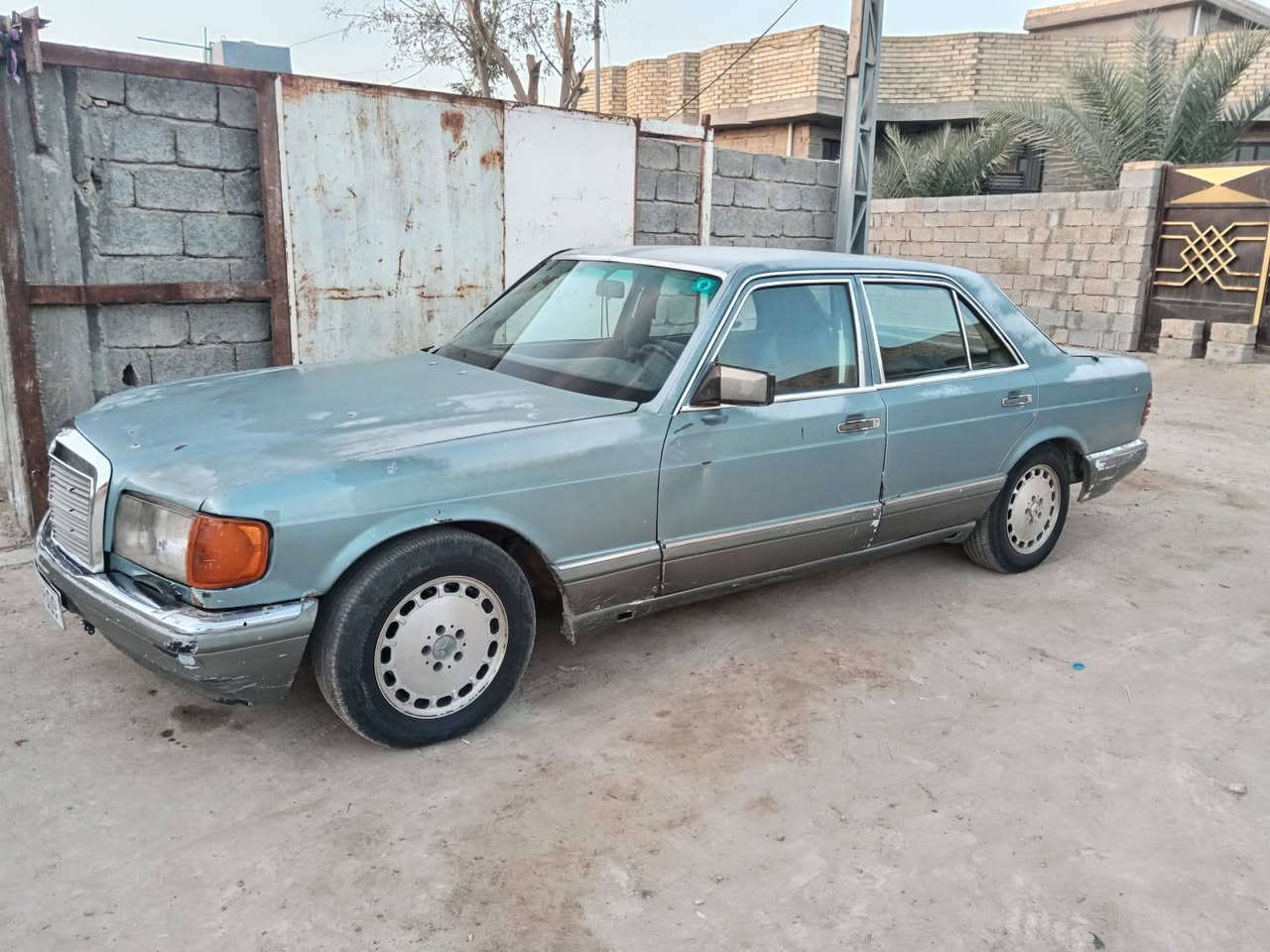 السلام عليكم للبيع مارسدس رئاسي
 موديل 86رقم بغداد بسمي سنويه 31 حتئ الهزه بعدها ما صاقطه مكينه وكير بطه 2500 مكينه بشرط توكف عليه الجكاره السياره جاهزه ولكشر شوف العين سياره بلاديه ما بيه قطرت صبغ او معجون 
(السعر المطلوب 42 وبيه مجال)  
مكان السياره فلوجه 
***********
