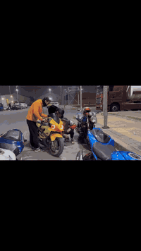 السلام عليكم 
دراجه هوندا F4i
حجم المكينه 600
بيع مستعجل فقط
كفراتها 75٪؜
السعر 27$
المكان كربلاء المقدسه
متواجد ع الواتساب ***********
