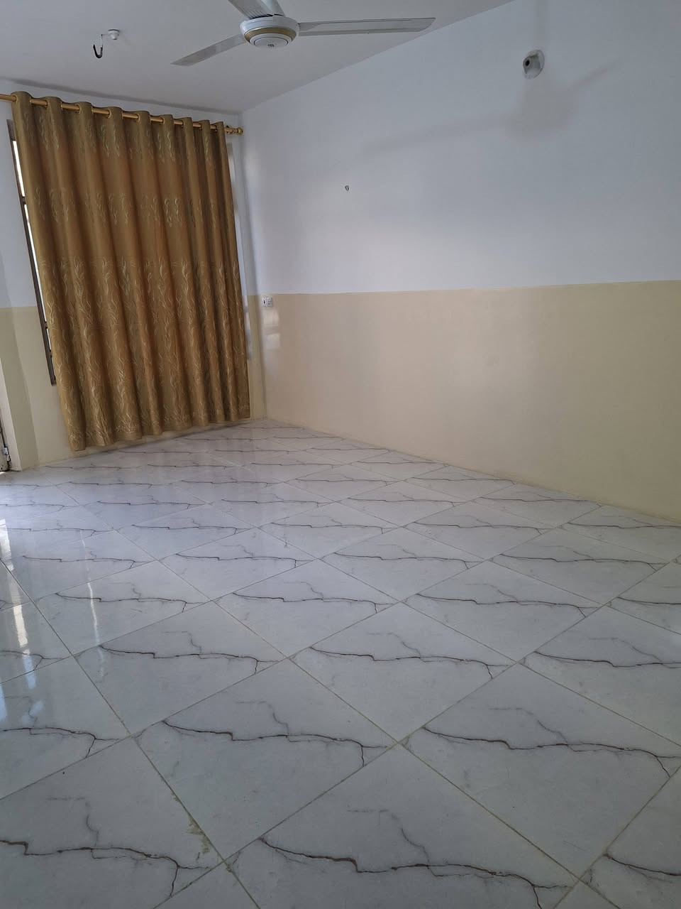 دار للبيع ١٠٠/ م زراعي سند ٢٥ السعر ٦٠ مليون وبي مجال حي نادر كراغول شارع الكبان الاثصال بالرقم ***********
