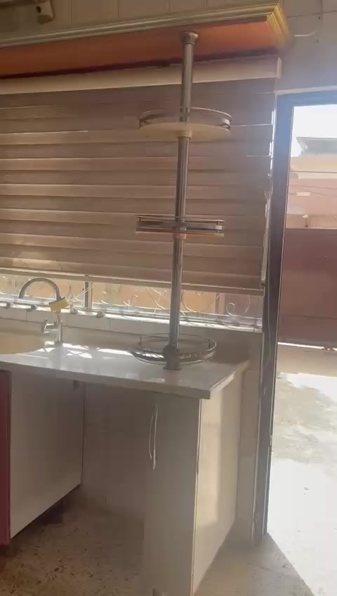 السلام عليكم
كاونتر للبيع شرط النظافه 
سعر200
الشراي يتصل***********
***********
