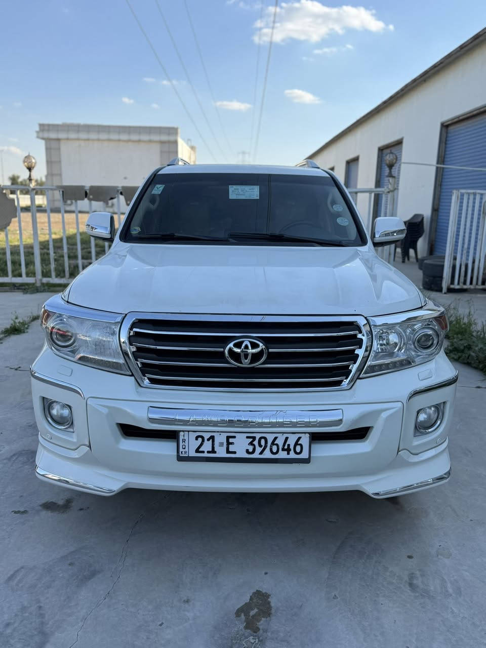 يا الله 
سلام عليكم
للبيع لاندكروز(13)بريم اصلي 
رقم :-سليمانيه؛بسمي 
العداد:158الف 
سياره جديده كلش    
المواصفات :-
سلايت 
ثلاجه
مثبت سرعه
تحكم استيرن
8ايرباك
جلد اصلي
دفلوك
4جام اوتو
حساس امامي خلفي 
كامره خلفي بلادي 
نضام ترحيب بشعار LAND CRUISER
سعرها 390 وبيها مجال  
مكان سياره بغداد راشديه بيها تكحيله بجامرلغ الخلفي شويه وثاني هم تكحيل شويه   
***********
