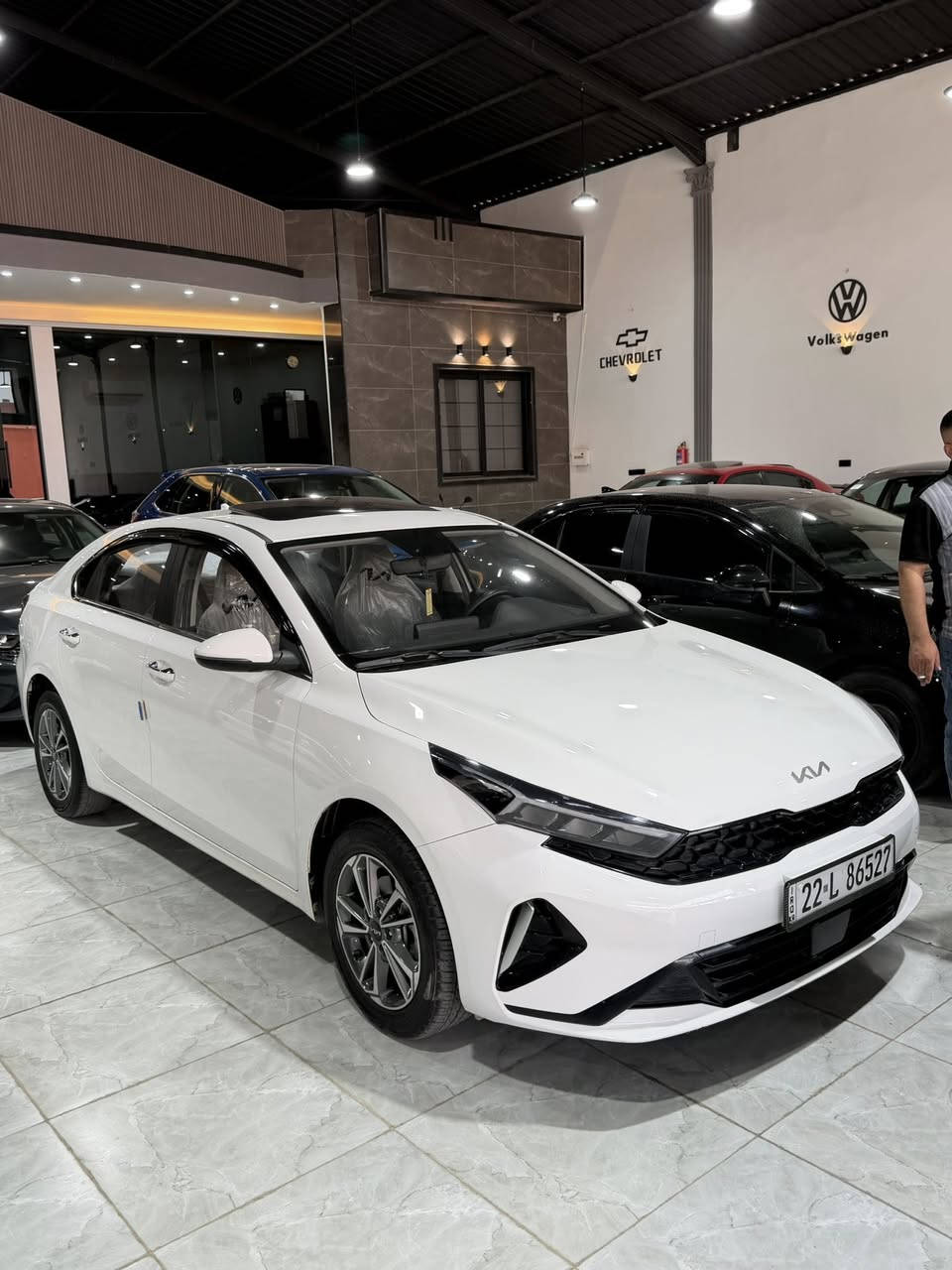 للبيع: Kia K3 2024 موديل 2024
🔹 مواصفات السيارة:
 • بصمة أبواب وتشغيل
 • فتحة سقف
 • أوتو هولد
 • كروز كونترول
 • إشارات بالمرايا
 • شاشة كبيرة تدعم Apple CarPlay
 • هندبريك بصمة

🔹 السيارة مكفولة كفالة عامة
🔹 ممشى السيارة: 31 ألف كم
🔹 السعر: 140 قابل للتفاوض البسيط

📞 للاستفسار: ***********
📍 الموقع: الموصل – مدينة المعارض الجديد
