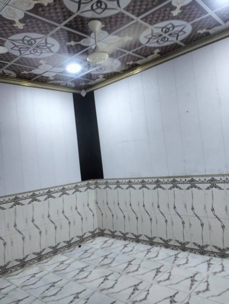 دار الايجار عنوان تنومه نهر حسن خطوه علي بن الحسين سعر 350
غرف منام صاله مطبخ صحيات طارمه دوانيه ***********
