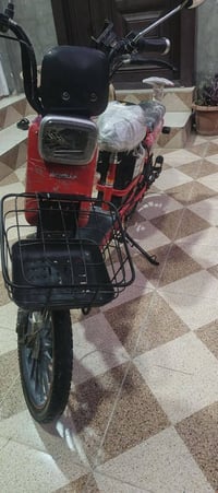 دراجه شحن للبيع ست بطاريات72v 16aالحاله جيده جدا لاكن فقط البطاريات مس...