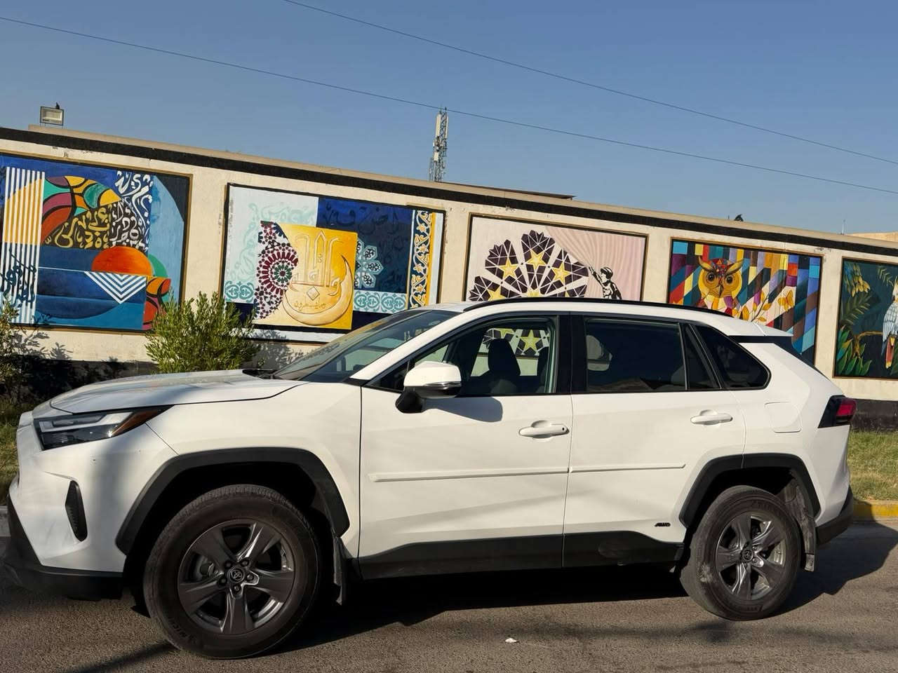 Xle hybrid 2024 وارد 
فول مواصفات السيارة

بصمة
دفع كلي AWD
نظام الصخور بيها
تحكمات قيادة eco normal sport
كشنات تدفئة 
ستيرن تدفئة
شاشة تدعم ابل كار بلاي واندرويد لاسلكي
رادار امامي
رادار جانبي
نقاط عمياء
تحذير اثناء الرجوع
صندوك كهربائي 
بانوراما
مثبت سرعة 
شاشة دشبول دجتال
حادثها برقم الشاصي موجود ضررها بسيط والجاملغ الاصلي موجود بي شك بسيط على كد نص اصبع

للاستفسار ***********

السعر 270$ وبيها مجال
