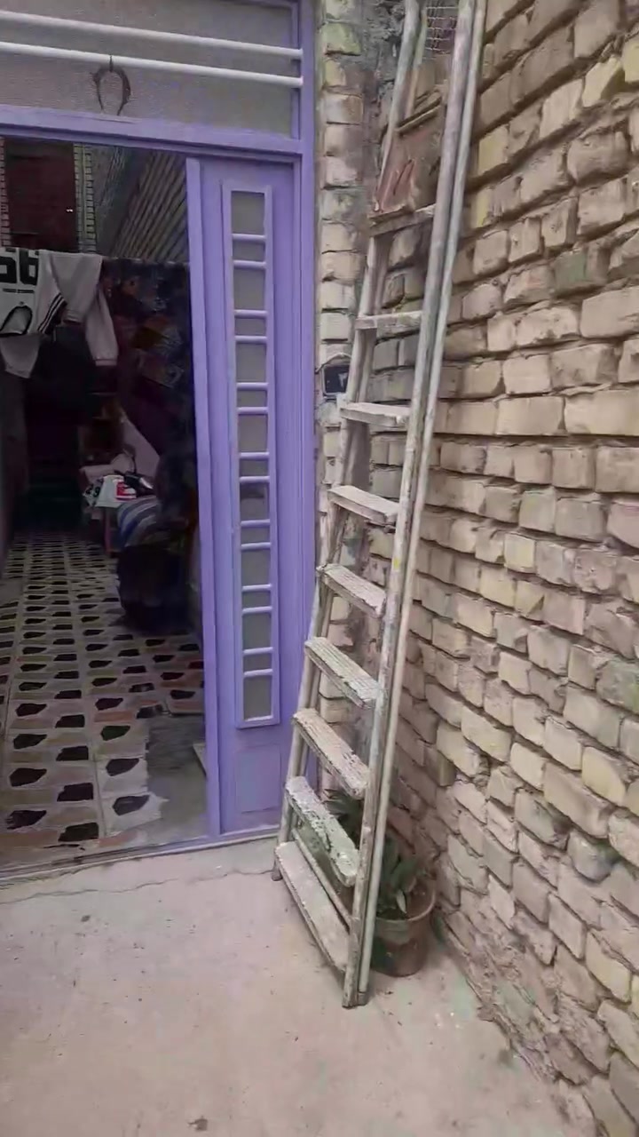 سلام عليكم بيت للبيع خلفية طابقين عكادة  مساحه 80 متر عرض الممر مترة ونص قرب مستوصف الرحمانية وقرب شارع 60 وقرب سوك الصبح 

الرقم ***********
