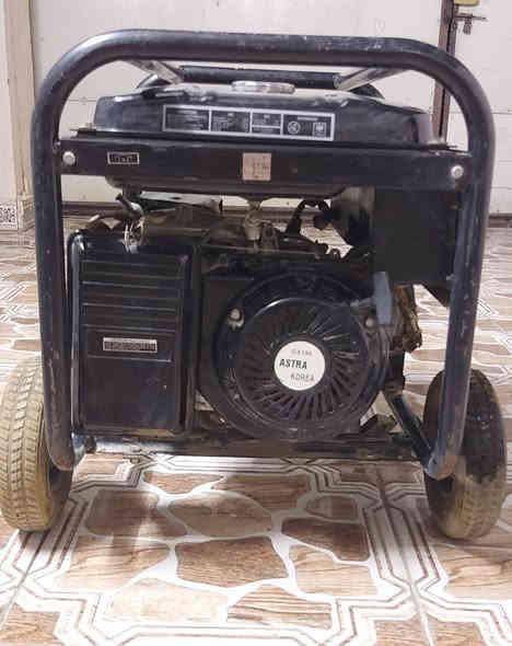 مولد استرا كوريا
باب الأول 
نحاس اصلي 
5KV 
جديد مستعمل يوم واحد فقط 
تشغيل بسويج وبصمه 

عنوان /كركوك
رقم / ***********
