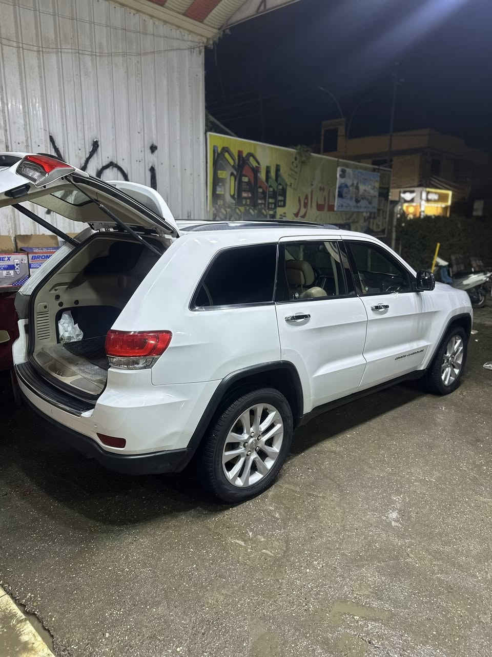 سلام عليكم جيب لاريدو وارد امريكي مديل 22اصل 15 سياره فول موصفات لمتت سياره جديد وجهازه من كلشي حداده تخم تايرات رقم ذي قار تحويل مباشر سياره بيه جاملغ خلفي وباقي كفال عامه مكان سيارت ذي قار حي اور سعر 185وبيه مجال شراي يتصل ع هاذه رقم ***********
