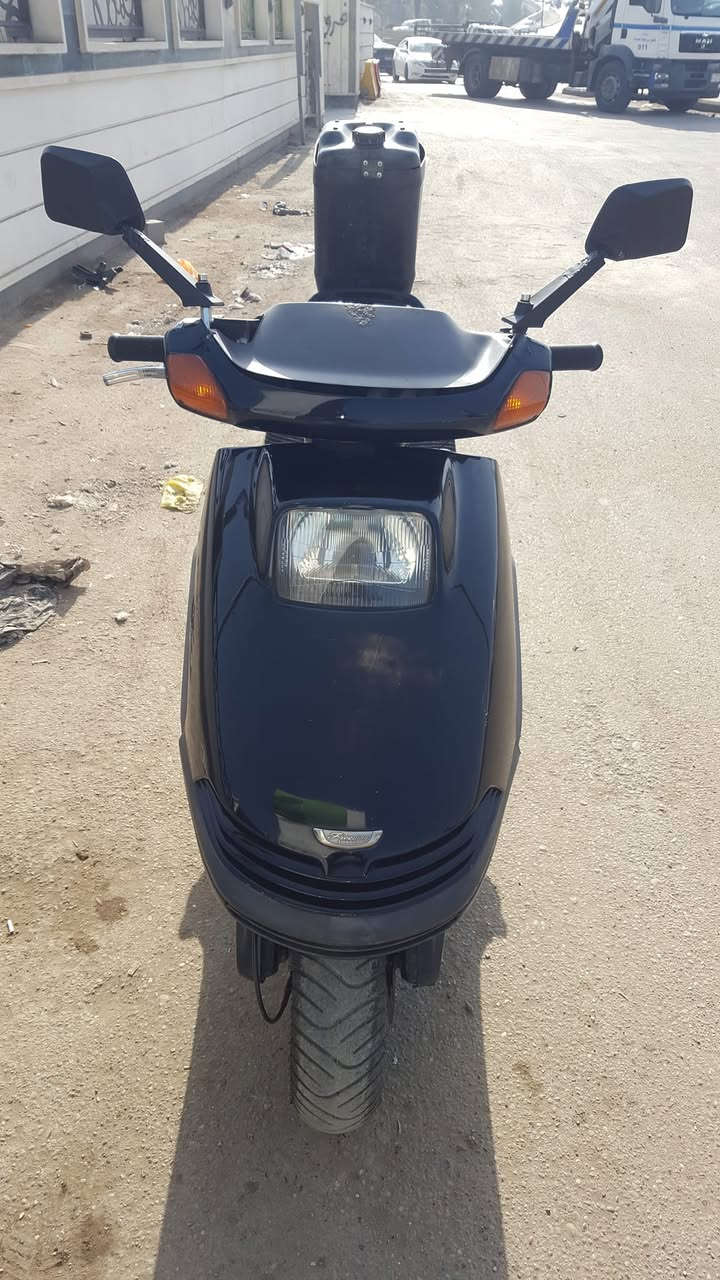 هوندا  سبيسي فري وي اصلي حجم ٢٥٠ كهربائيات شغاله محرك عل وضع الشركه بدون نقص تبريد راديتر حماوه ربع لايت زينون   شراي اتصل عل رقم او ماسنجر  *********** بغداد زيونه ما جاوب تعليق شراي اتصل وتدلل سعر ٥٥٠  بيها مجال لشراي
