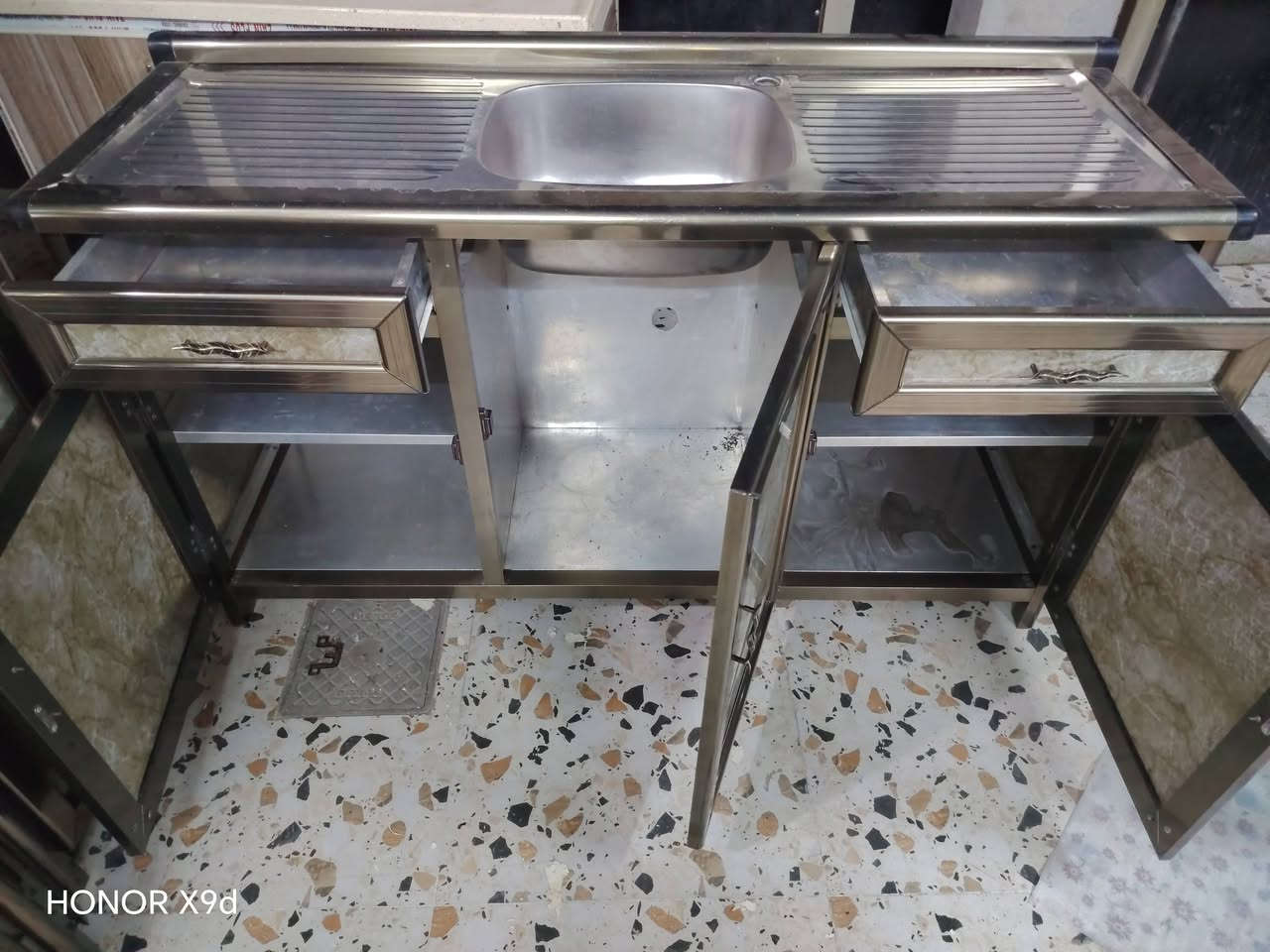كاونتر متر ونص 3 قطع فول نضافة مابي أي عيب الشراي يتصل أو يدخل خاص *********** مكاني كركوك حي الحجاج
