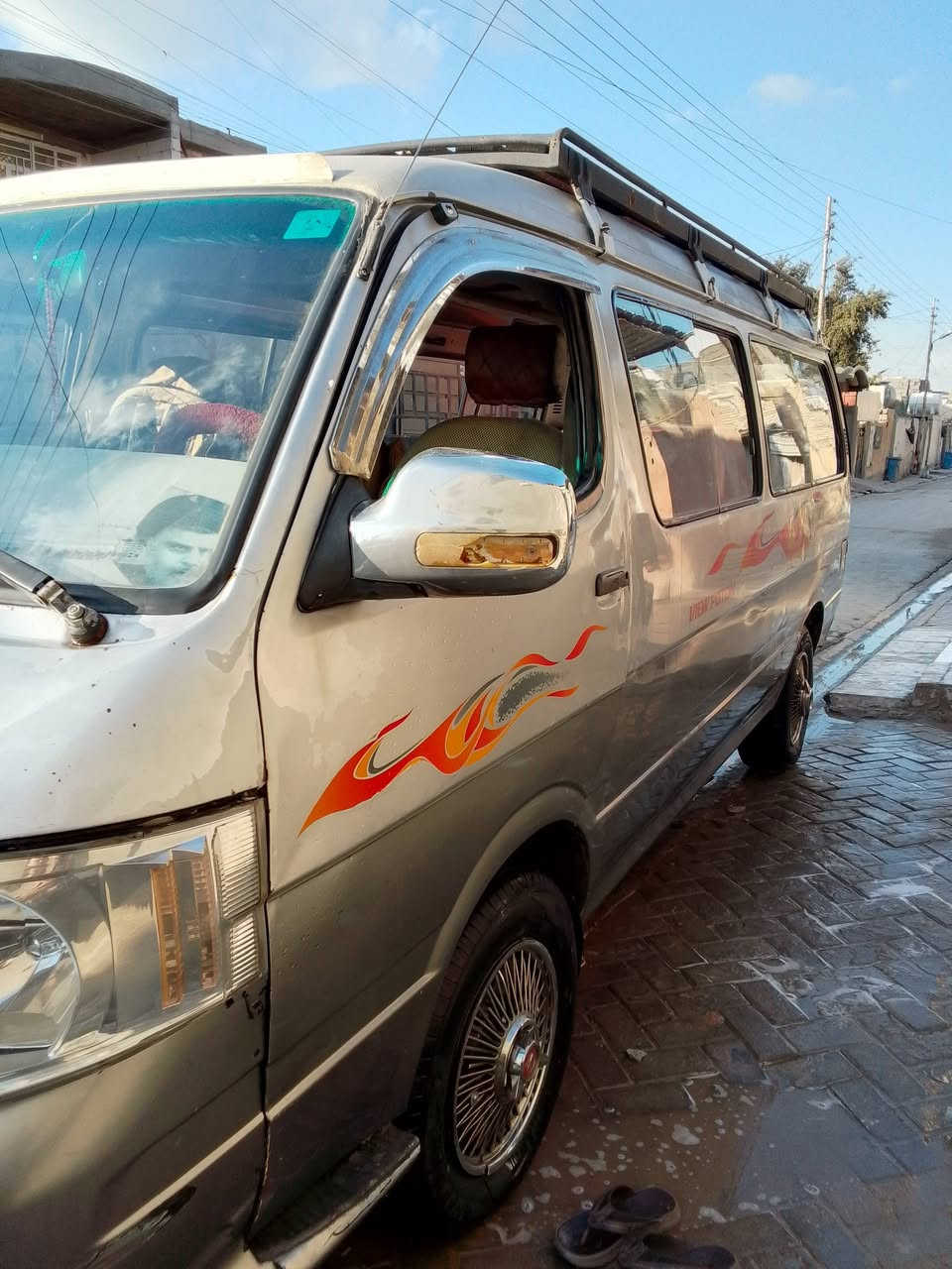 السلام عليكم سياره فتون مديل2010سياره جاهزه خير من الله مكلف بي النشر هاذ  رقم صاحبه  ***********
