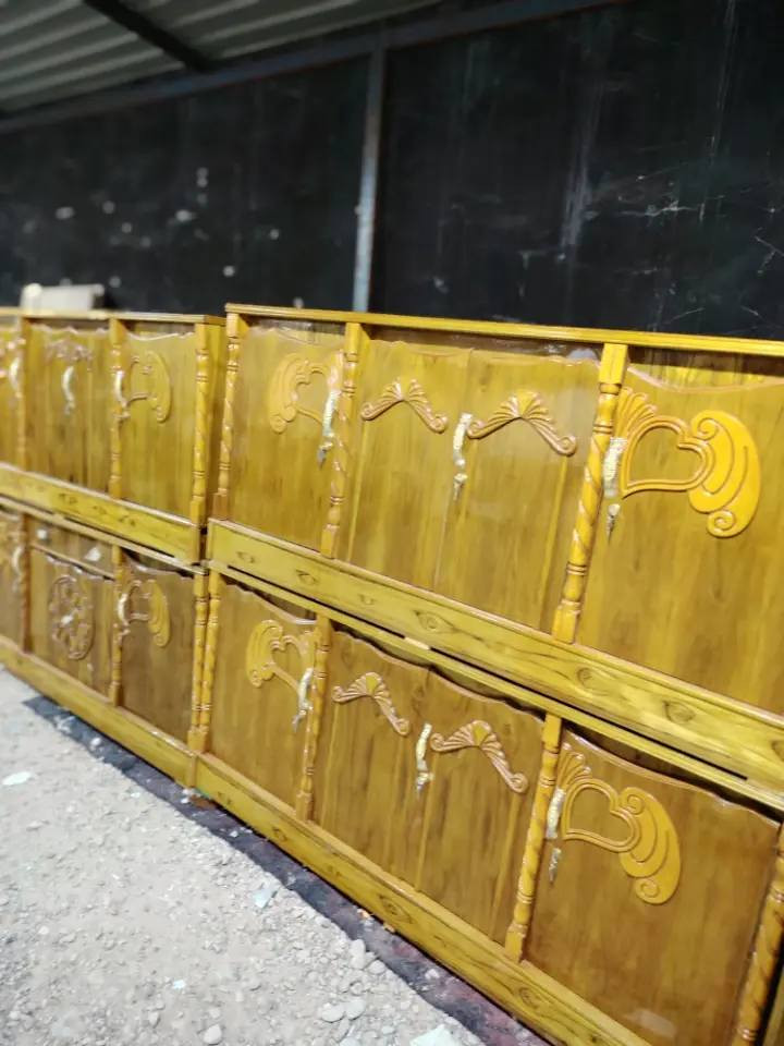 لبيع وشراء الأثاث المستعمل والجديد ومراوس كاطون الرازي قرب المجسر مقابيل الملعب شارع السايدين نشتري كافت الأثاث المنزلي ولمكتبي وغرف نوم تركي صاج عراقي للاستفسار هاتف وتس اب ***********
