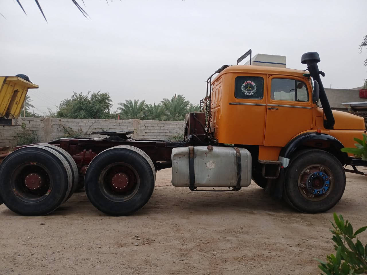 السلام عليكم قجمة للبيع راس تريلة موديل ٨٥
غماره مصلحه شاصي بي فطر ومضروب باج
محرك سوبر 
كير ١١١
مجموعة جي اف 
رقم بابل تحويل مباشر مكان سياره بغداد ابو غريب 
التواصل وستفسار 
تصال 
***********
***********
