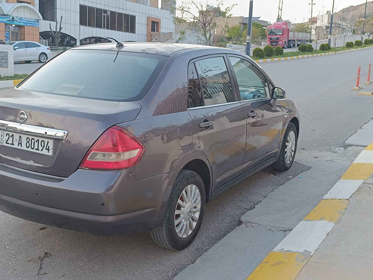 نیسان تیدا 2008
سەنەوی ژینگەی تا2031 تازەیە
هەزەی تازەیە
گێرومەکینە بەشەرت مەکینە 16 مەرغوب
 پێنج پارچەو پەڵەیە بۆیاخی هەیە بێ ناوگرتن 
دوو جوت تایەی تازەی لەسەرە لۆکە
پێنج ویل کەپ 
ساردوو گەرم بەشەرت 
تەقەو ڕەقەی نییە
پێشی تازە داگیریاوە چرکەی تیا نیە
تندو تۆڵە گێێڕ عادیە
حاسەیە
بەشەرتی تەحویل
*********** watsapp
*********** viber
قوفڵی 65 گەڵا
