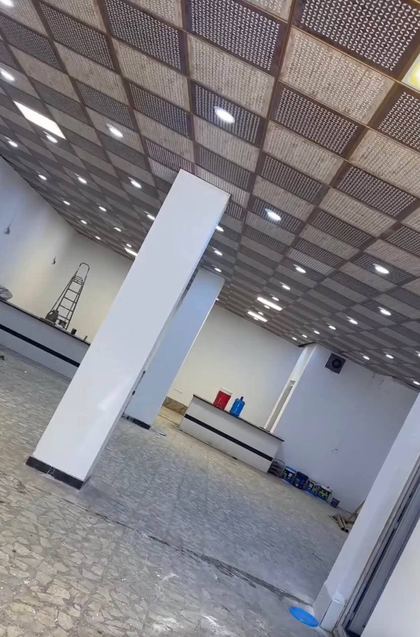 قاعة للإيجار العنوان حي الزهراء شارع ابو مخلص للاستفسار *********** النجف, العراق
