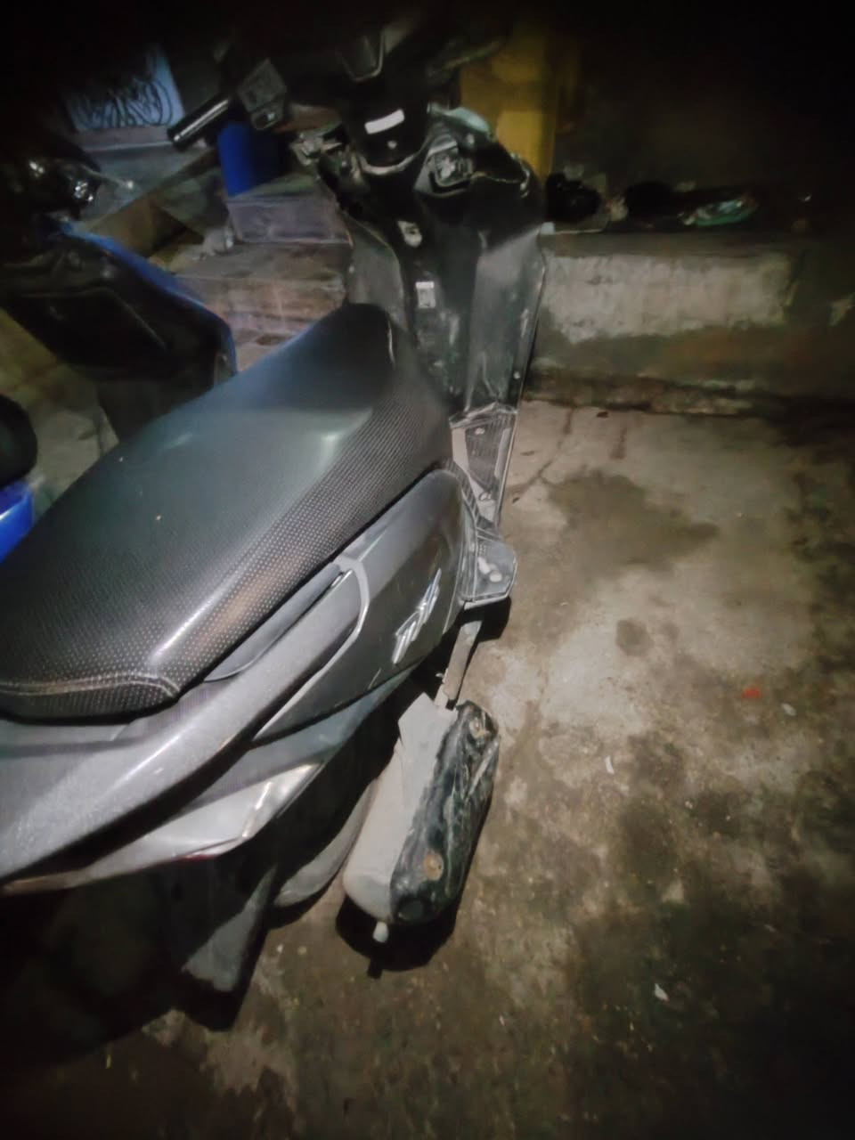 السلام عليكم دراجه هوندا موديل 2023 نضيفه فقط نقص كفر امامي سعر 550 وبيها مجال مكاني ديالى بعقوبة رقم ***********
