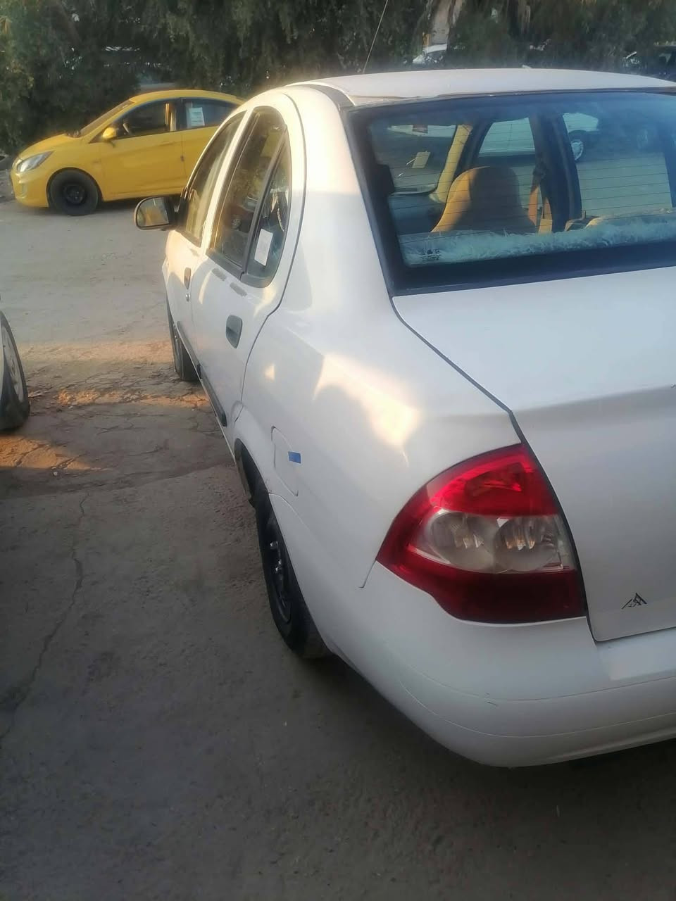 السلام عليكم ورحمة الله وبركاتة
طيبه للبيع موديل 2015 رقم وسط مشروع وطني السيارة بسمنه تحويل ثاني يوم سنويه ماصاقطه
كير ومحرك خير من الله  حداديه نضيفه يعني 90٪100السعر 40 وبيها مجال بسيط 
مكان السياره كربلاء الامن الداخلي   اني مكلف بل نشر 
رقم راعي السياره ***********
